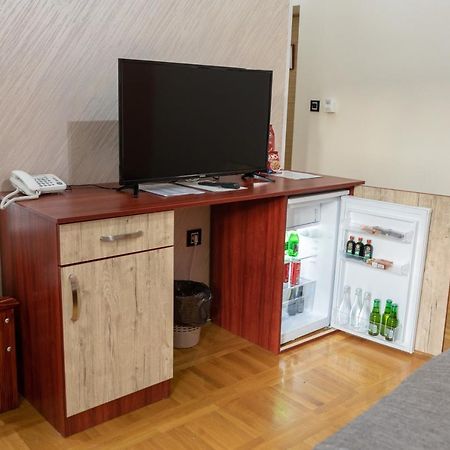 Hotel Kutko Pančevo 外观 照片