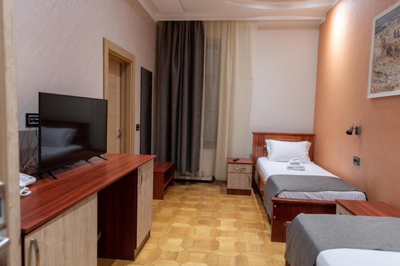 Hotel Kutko Pančevo 外观 照片